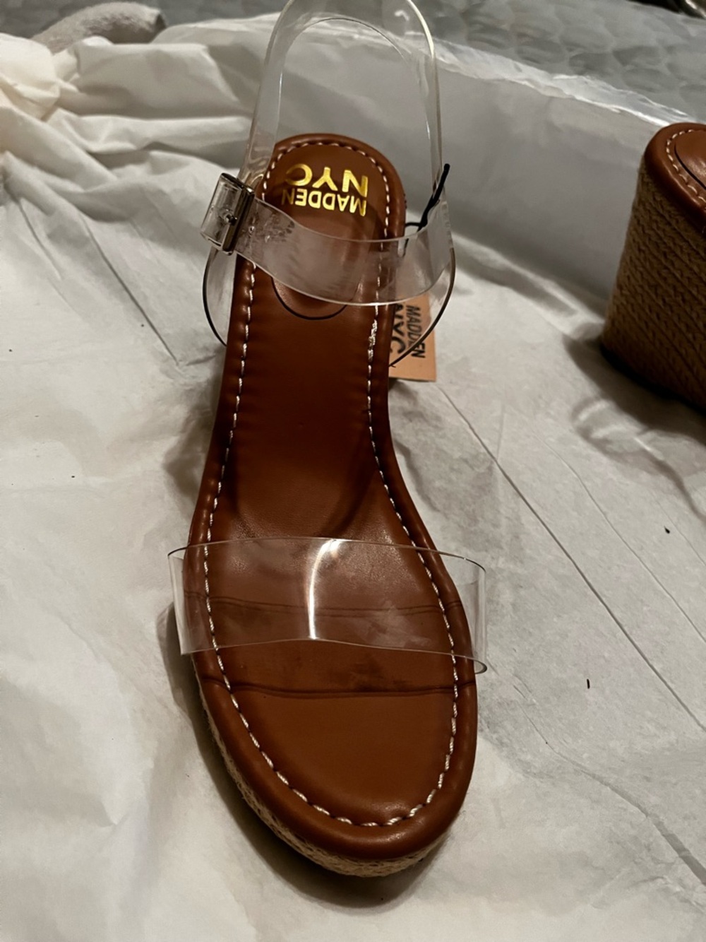 MADDEN NYC ~CLEAR LUCITE ESPADRILLE WEDGE SANDALS~SIZE 9 - Picture 7 of 8